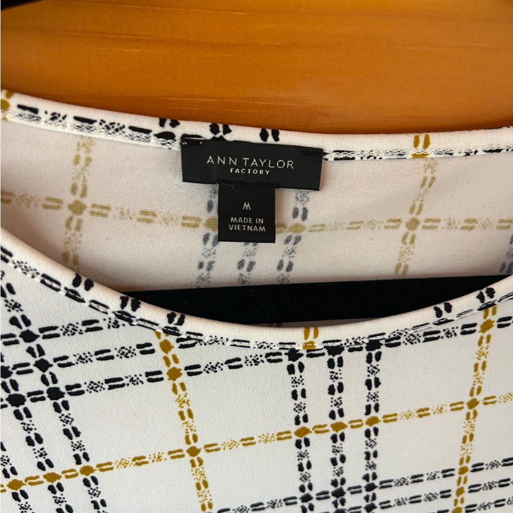 ✨work blouse✨ - Picture 3 of 3
